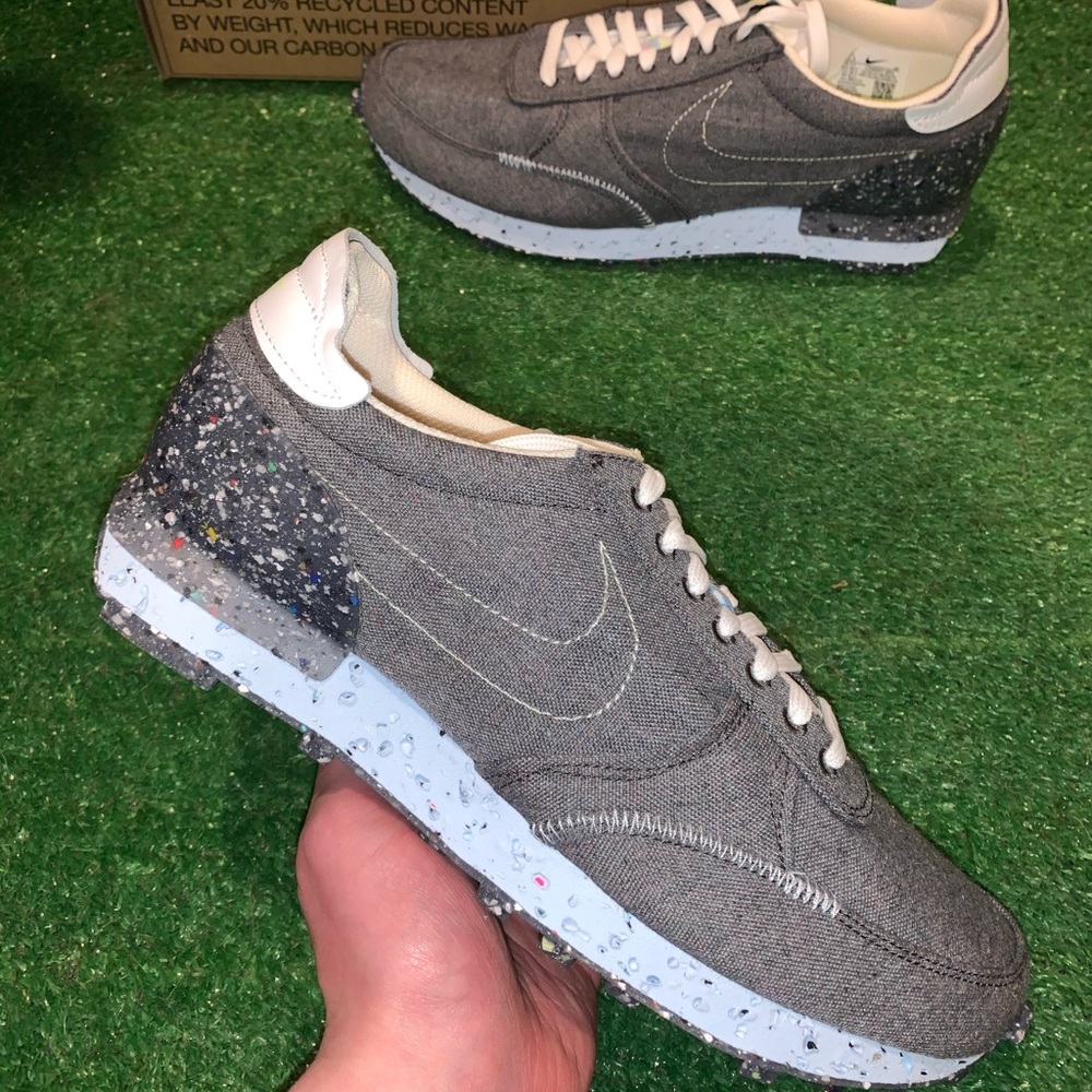 Nike DayBreak Type